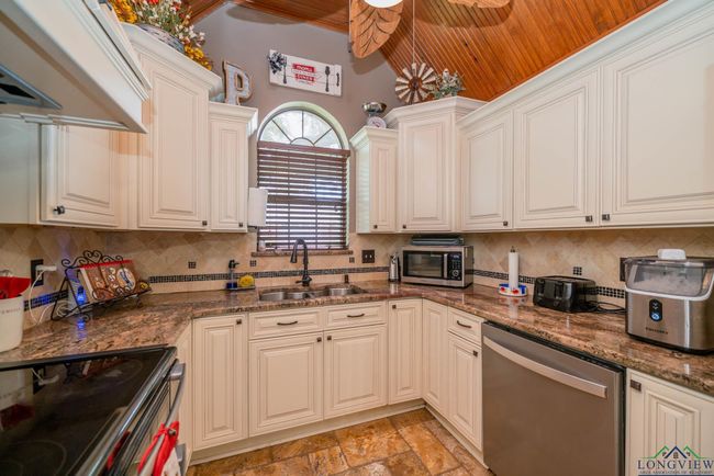 202 Mill Run Dr, House other with 4 bedrooms, 3 bathrooms and null parking in Longview TX | Image 9