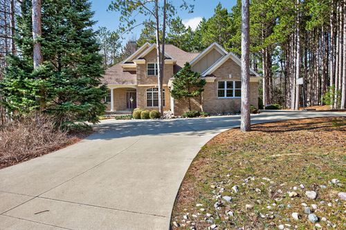 7176 Sanctuary Dr, Jackson, MI, 49201-7652 | Card Image