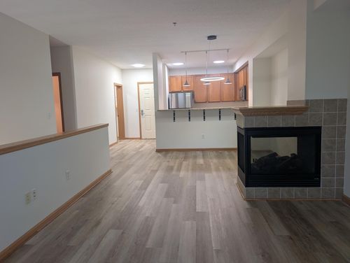 303-150 E Burnsville Pkwy, Burnsville, MN, 55337-7572 | Card Image