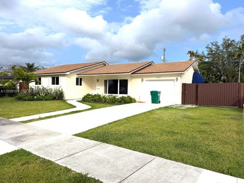 19221 Sw 92nd Rd, Cutler Bay, FL, 33157-8803 | Card Image