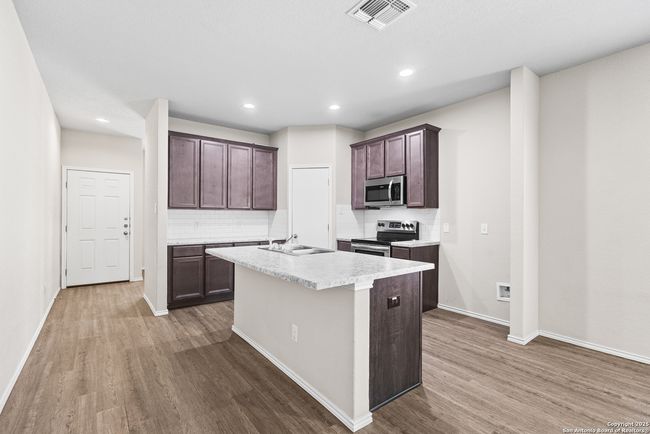 7175 Lunar Eclipse, House other with 3 bedrooms, 2 bathrooms and null parking in Converse TX | Image 7