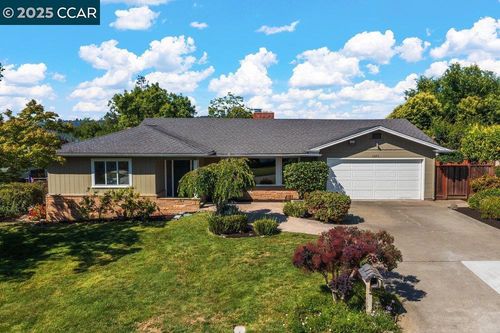 1071 Serrano Ct, Lafayette, CA, 94549-3122 | Card Image