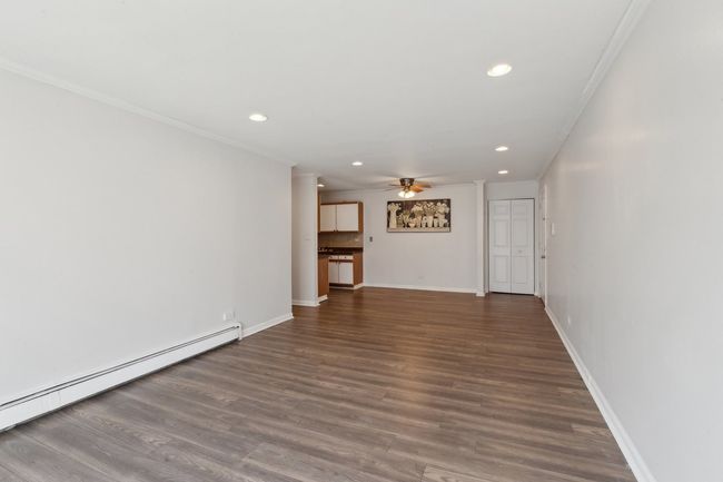APT-309 - 10037 S Walnut Ter, Home with 2 bedrooms, 1 bathrooms and 2 parking in Palos Hills IL | Image 11