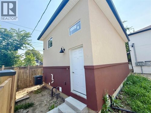1740 Buckingham Dr, Windsor, ON, N8T2A6 | Card Image