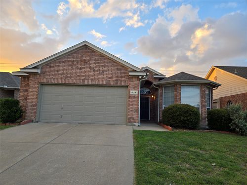624 Caravan Dr, Fort Worth, TX, 76131-3939 | Card Image