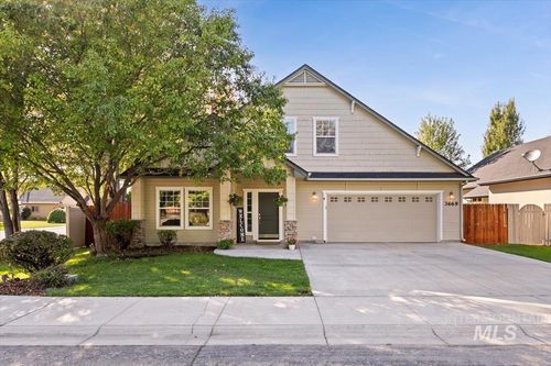 3669 N Hawkins Ave, Meridian, ID, 83646-4749 | Card Image