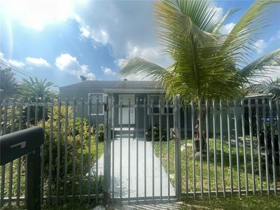 156 Ne 77th St, House other with 3 bedrooms, 2 bathrooms and null parking in Miami FL | Image 3