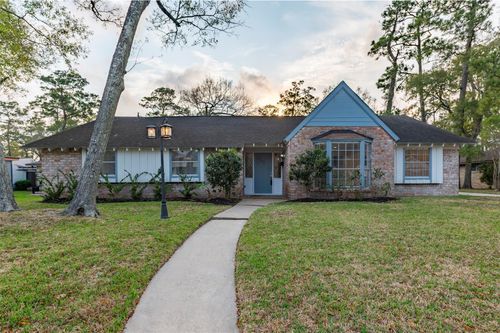 2706 Williamsburg Dr, Dickinson, TX, 77539-4421 | Card Image