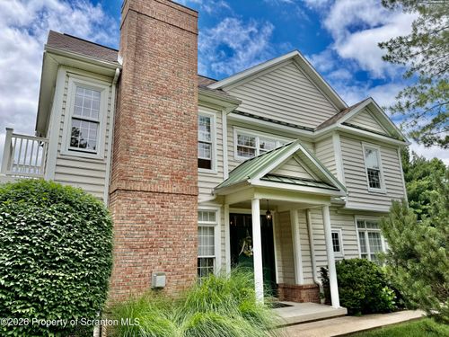 901 O Henry Close, Moosic, PA, 18507-2207 | Card Image