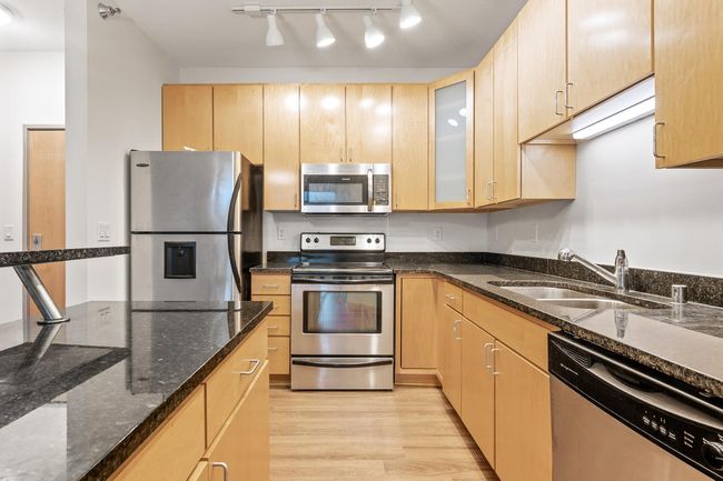 Stainless steel appliances | Image 7