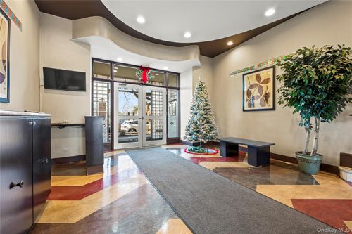 apt-3c-84 Van Wyck Expy, Briarwood, NY, 11435-2610 | Card Image