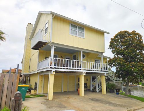 1 N Pelican St, La Marque, TX, 77568-6533 | Card Image