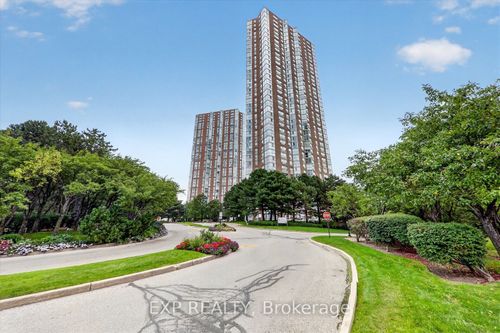 2204-7 Concorde Pl, North York, ON, M3C3N4 | Card Image