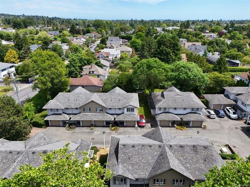 15-2669 Shelbourne St, Victoria, BC, V8R4M1 | Card Image