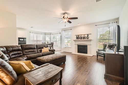 8633 Shadow Trace Dr, Fort Worth, TX, 76244-7968 | Card Image