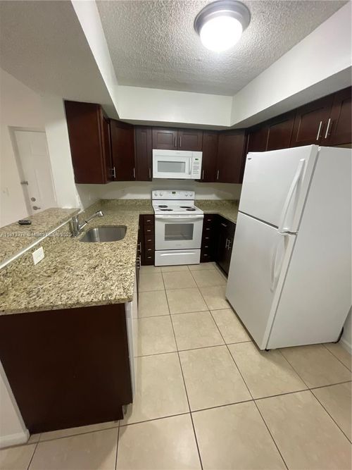 apt-211-5520 Nw 61st St, Coconut Creek, FL, 33073-2509 | Card Image