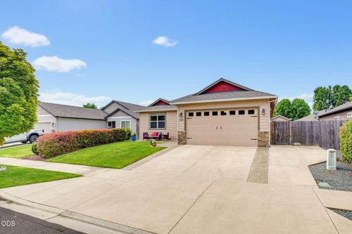 1051 Compton Way, Medford, OR, 97501-2373 | Card Image