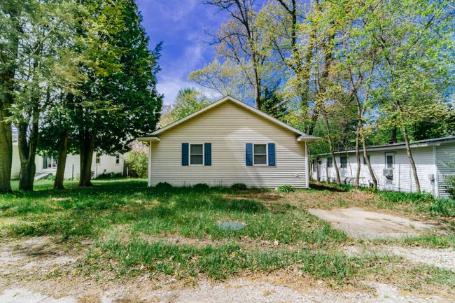 Front of home | Image 5