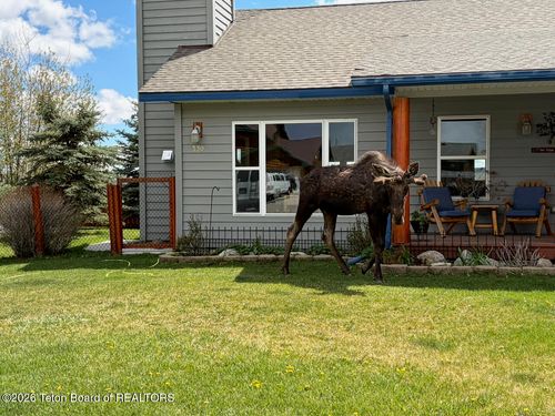 330 Meadowwood St, Pinedale, WY, 82941-5289 | Card Image