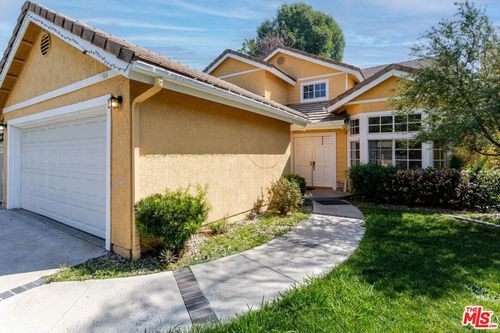 7306 Newcastle Ave, Reseda, CA, 91335-3245 | Card Image