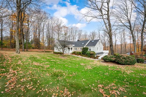 2 Cedar Lane, New Castle, NY, 10514 | Card Image