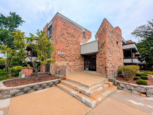 apt-304-1813 Hemlock Pl, Schaumburg, IL, 60173-4248 | Card Image