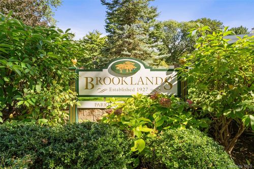 gi-11 Brooklands, Yonkers, NY, 10708-3524 | Card Image