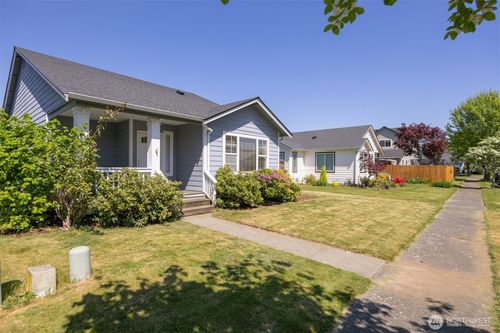 1225 Ash St, Lynden, WA, 98264-9393 | Card Image