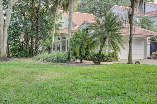 8-801-130 Amblewood Ln, NAPLES, FL, 34105-7145 | Card Image