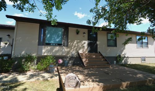 401 Moore Ave Ne, Berthold, ND, 58718-4102 | Card Image