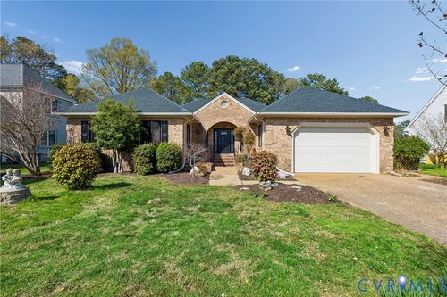 221 Woodburn Dr, Hampton, VA, 23664-1962 | Card Image