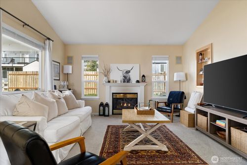 387 Sw Stroops Drive, Oak Harbor, WA, 98277 | Card Image