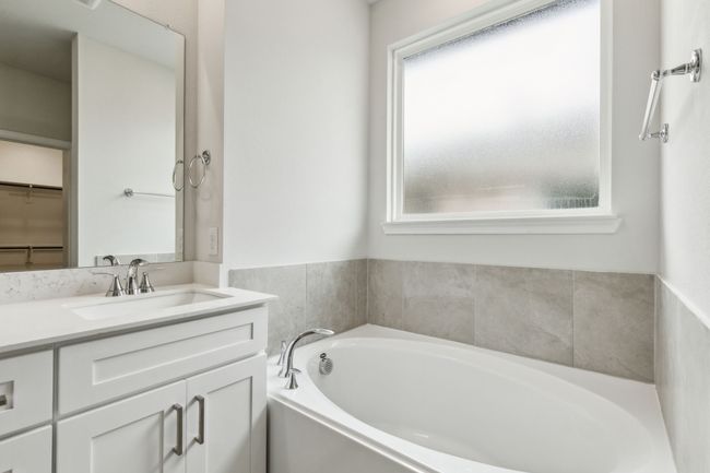 1208 Triton Ln, House other with 4 bedrooms, 3 bathrooms and null parking in Dallas TX | Image 16