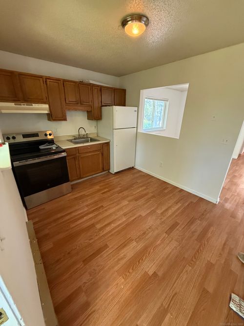 35 Woodward Ave, Waterbury, CT, 06705-1902 | Card Image