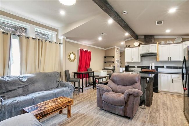 13271 Mustang Trl, House other with 2 bedrooms, 1 bathrooms and null parking in Hamshire TX | Image 9