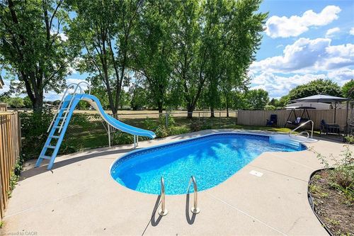24 Oxford St, Brantford, ON, N3R5C6 | Card Image