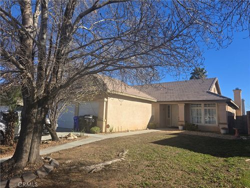 13049 Nelliebell Dr, Victorville, CA, 92392-6324 | Card Image