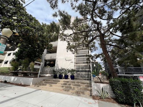 284 S Madison, Pasadena, CA, 91101 | Card Image