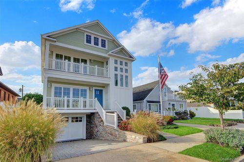 538 Walnut St, Long Beach, NY, 11561-3020 | Card Image