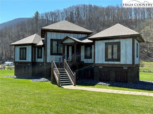 972 W Deep Ford Rd, Lansing, NC, 28643-9549 | Card Image