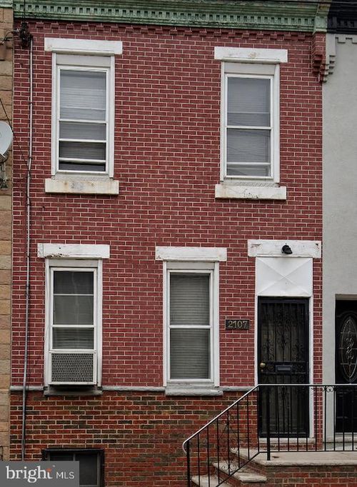 2107 Tasker St, PHILADELPHIA, PA, 19145-1307 | Card Image