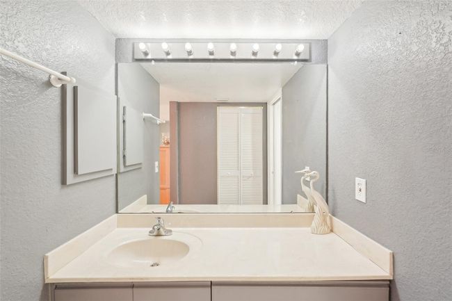 APT-717 - 175 Kings Hwy, Condo with 2 bedrooms, 2 bathrooms and null parking in PUNTA GORDA FL | Image 20
