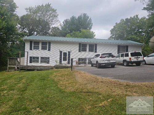 9447 New Hope Rd, Bluefield, WV, 24701-6715 | Card Image