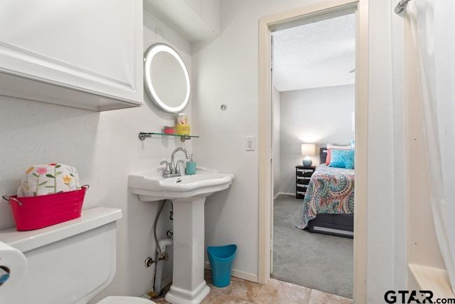 516 Hideaway Ln E, House other with 3 bedrooms, 2 bathrooms and null parking in Hideaway TX | Image 11