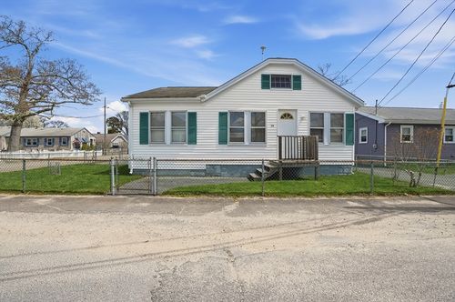 26 Bayview St, Wareham, MA, 02571-2550 | Card Image