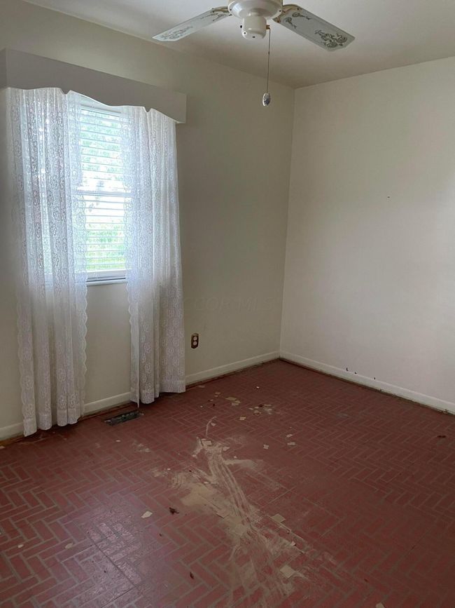 2912 Wyoming Dr, House other with 3 bedrooms, 2 bathrooms and null parking in Xenia OH | Image 8