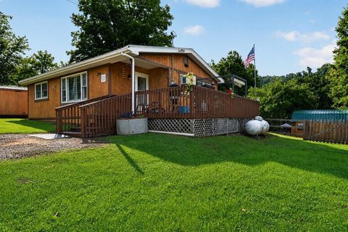 194 Autumn Chase Rd, Lebanon, VA, 24266-4645 | Card Image