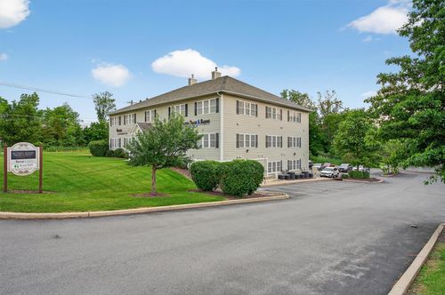 10 Matthews St, Goshen, NY, 10924-1959 | Card Image