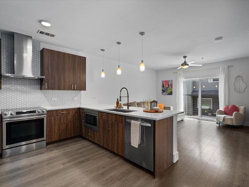 apt-122-2213 Poquito St, Austin, TX, 78722-2463 | Card Image