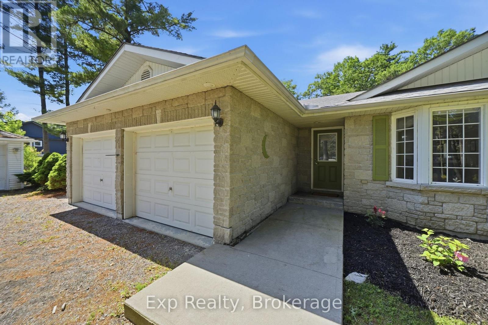 Residential in Prince Edward County (Ameliasburg Ward) 4